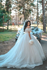 Stunning White Sweetheart Ball Gown Off-The-Shoulder Sleeveless Cathedral Train Ruffles Tulle Wedding Dresses